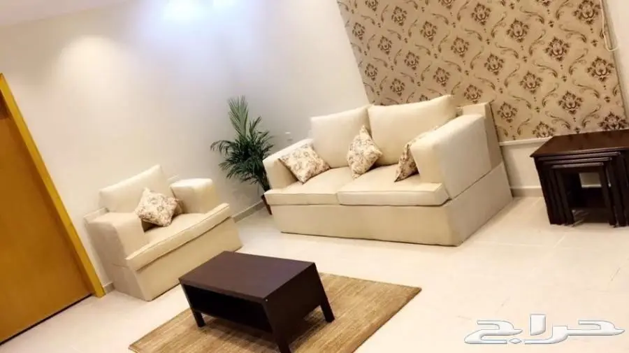 للبيع كنب قطعتين شبه جديدة نظيفه جدا جدا (image 2)