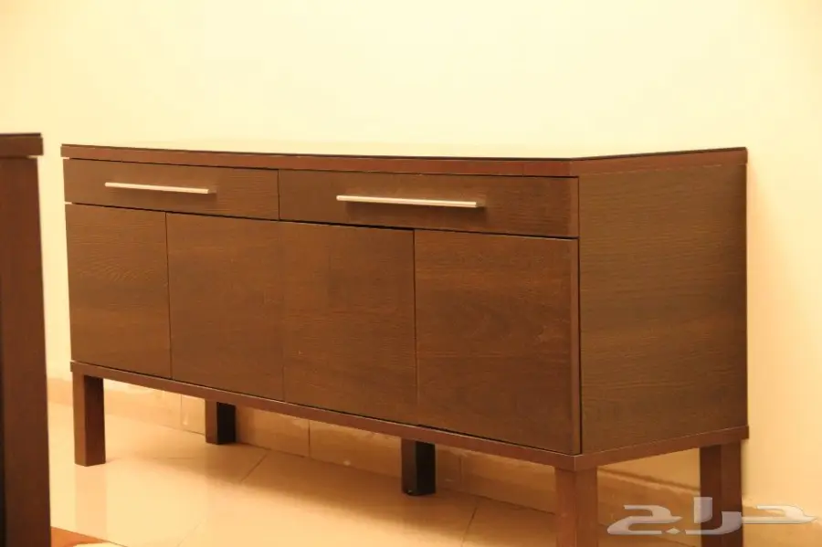 جدة غرفة نوم وطنى - طاولة طعام مع بوفيه ايكيا (image 8)