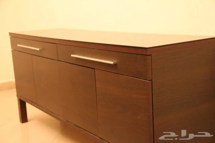 جدة غرفة نوم وطنى - طاولة طعام مع بوفيه ايكيا (image 11)