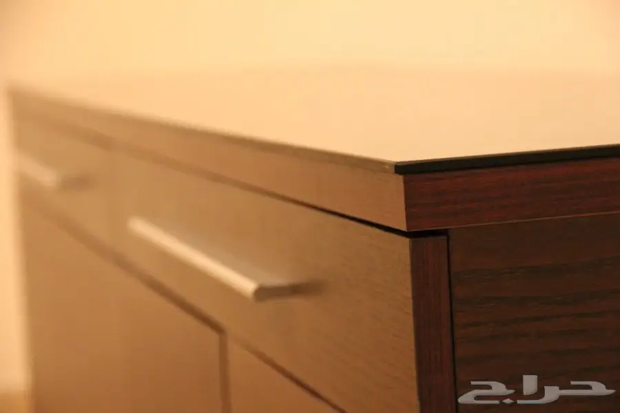 جدة غرفة نوم وطنى - طاولة طعام مع بوفيه ايكيا (image 12)