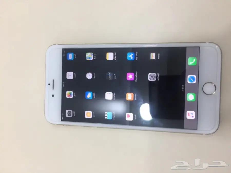 iPhone 6 Plus - ذهبي - 64GB - بحالة ممتازة! (image 1)
