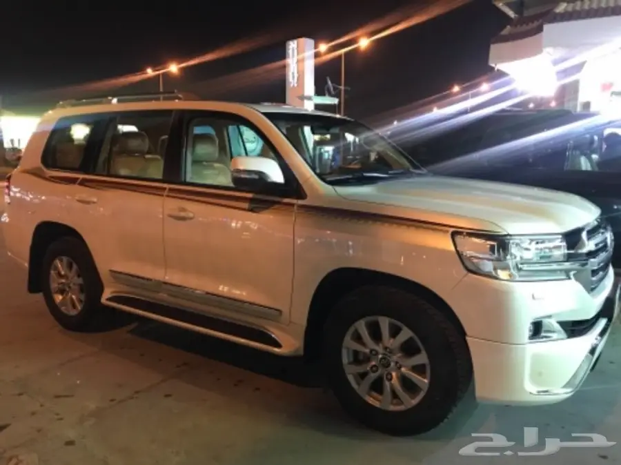 للبيع: سيارة نيسان جيكس ار 2017 بريمي - فرصة لا تُفوّت! (image 1)