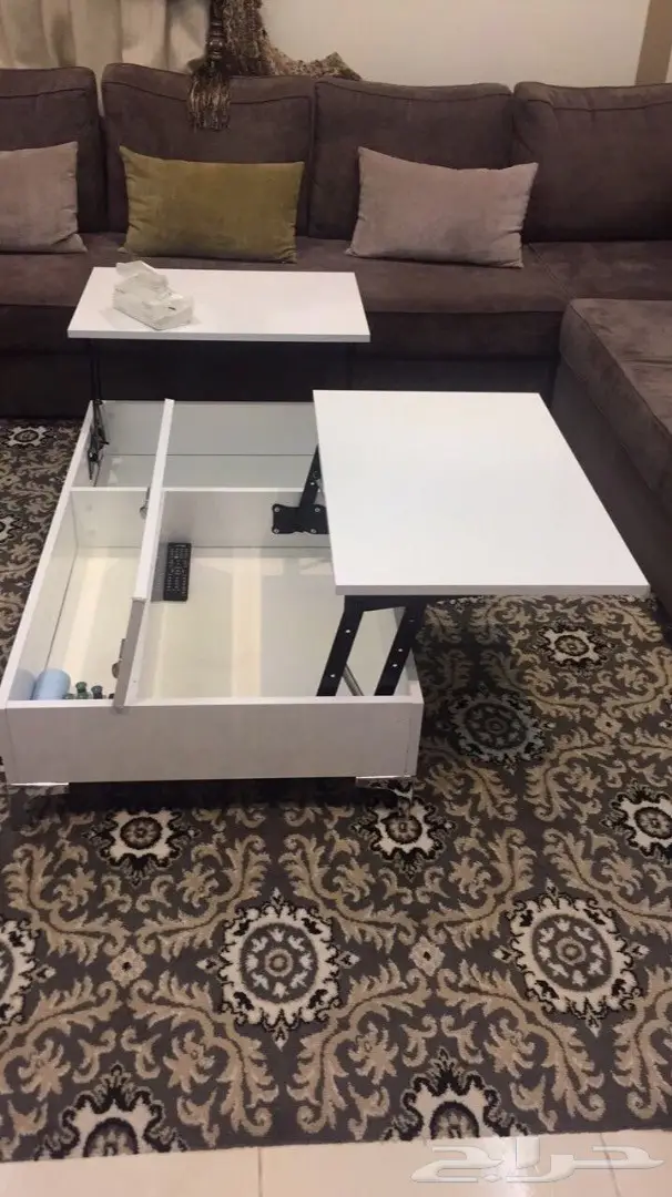 طاولة للبيع 