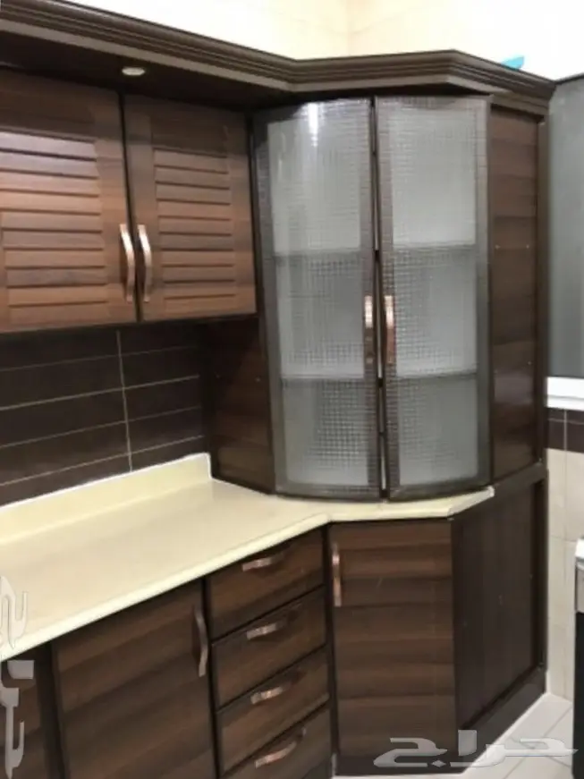 مطبخ شبه جديد بسعر مغري