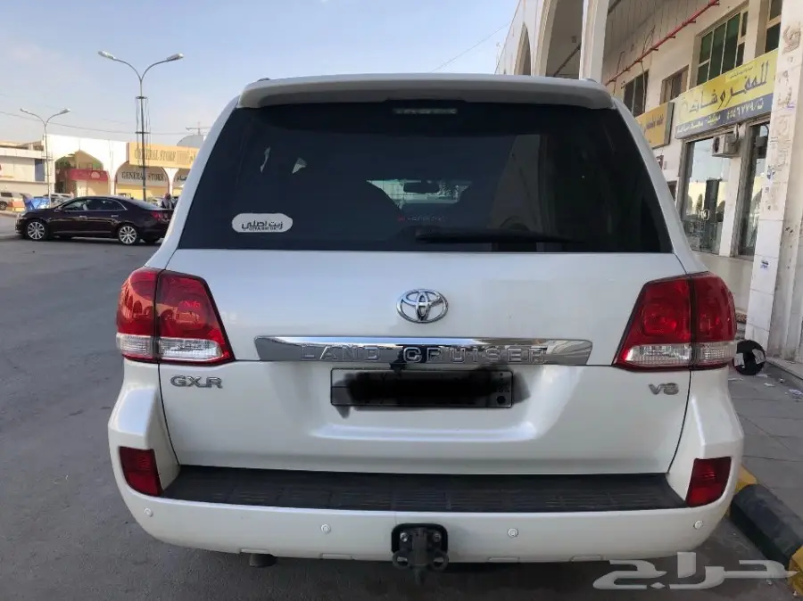 لاندكروزر 2011 ستين عام  (image 3)