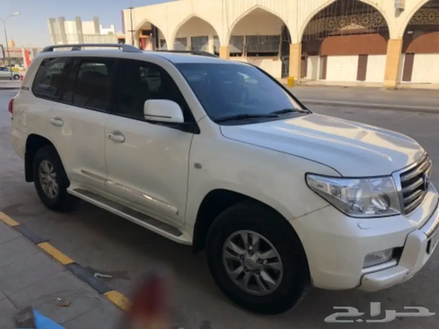لاندكروزر 2011 ستين عام  (image 6)