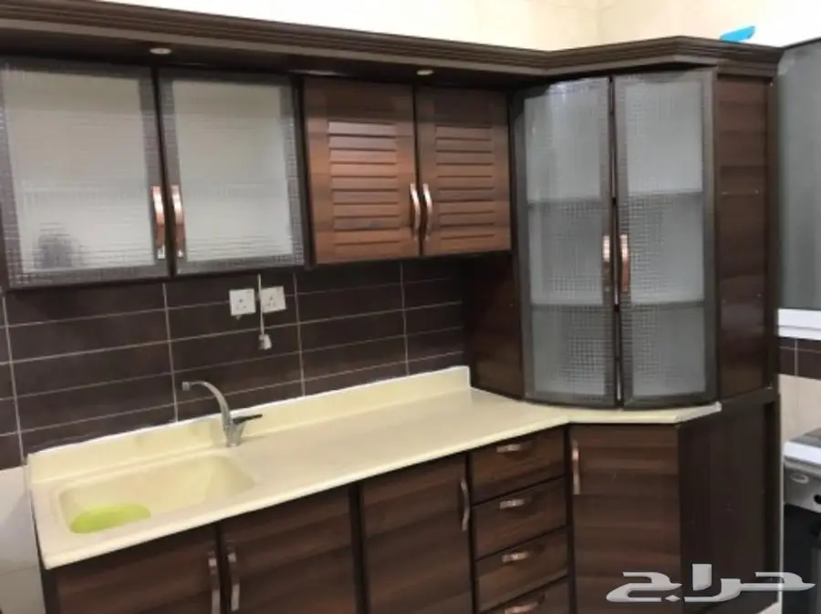 مطبخ شبه جديد بسعر مغري (image 3)