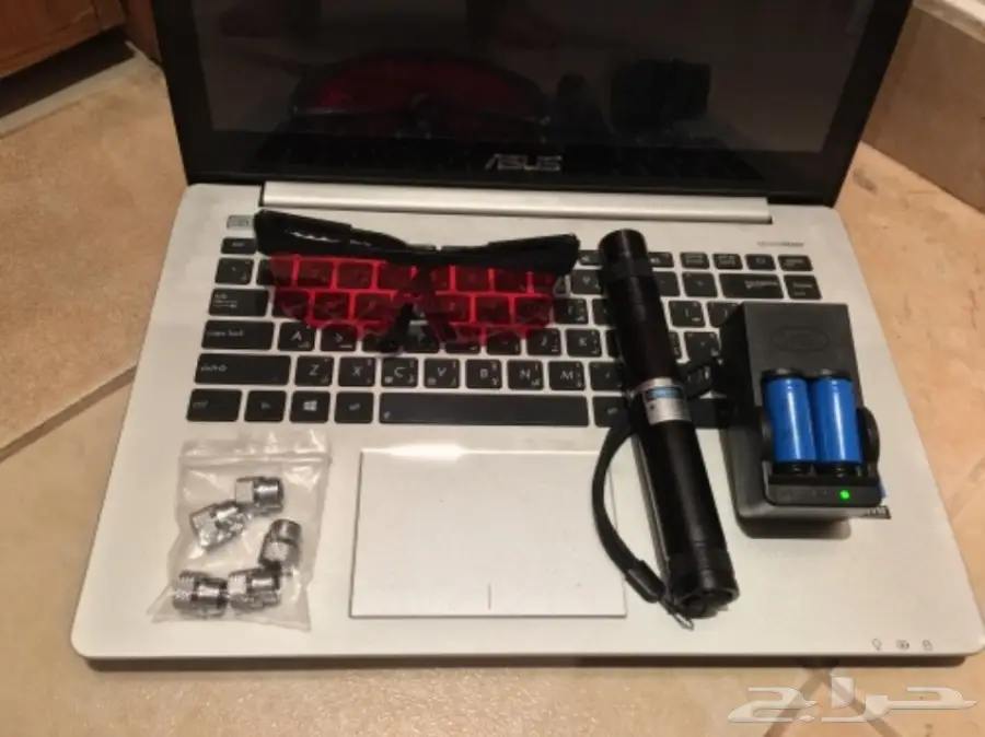 ليزر ازرق حارق مع خمسه عدسات اضافية