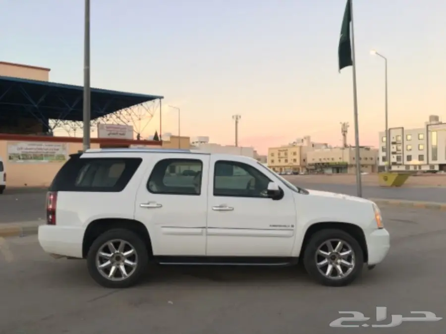 يوكن دينالي 2007 ابيض  (image 3)