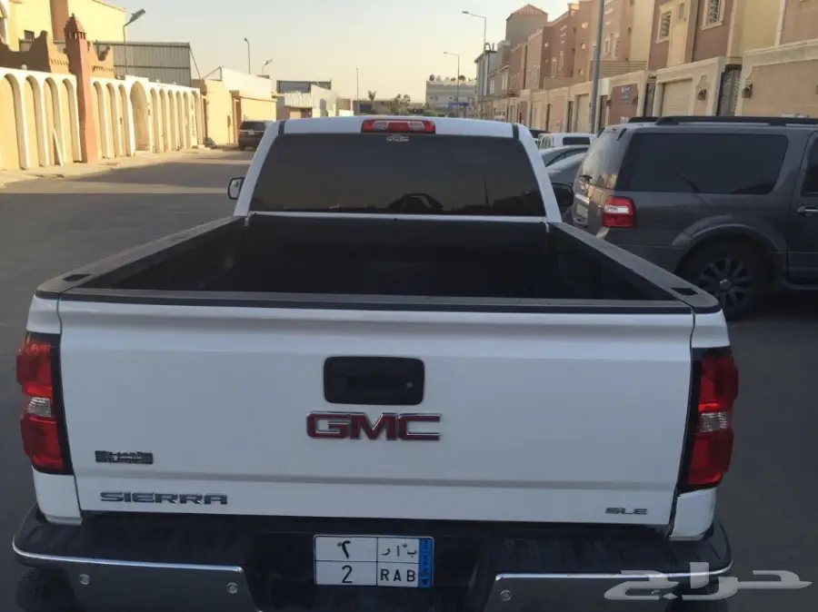 للبيع جمس سييرا ابيض 2015 Z71 (image 3)