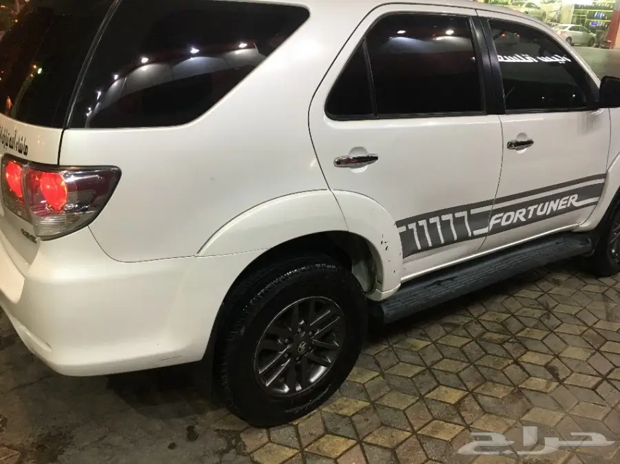 للبيع تويوتا فورتشنر دبل 4 سلندر موديل 2015 (image 1)