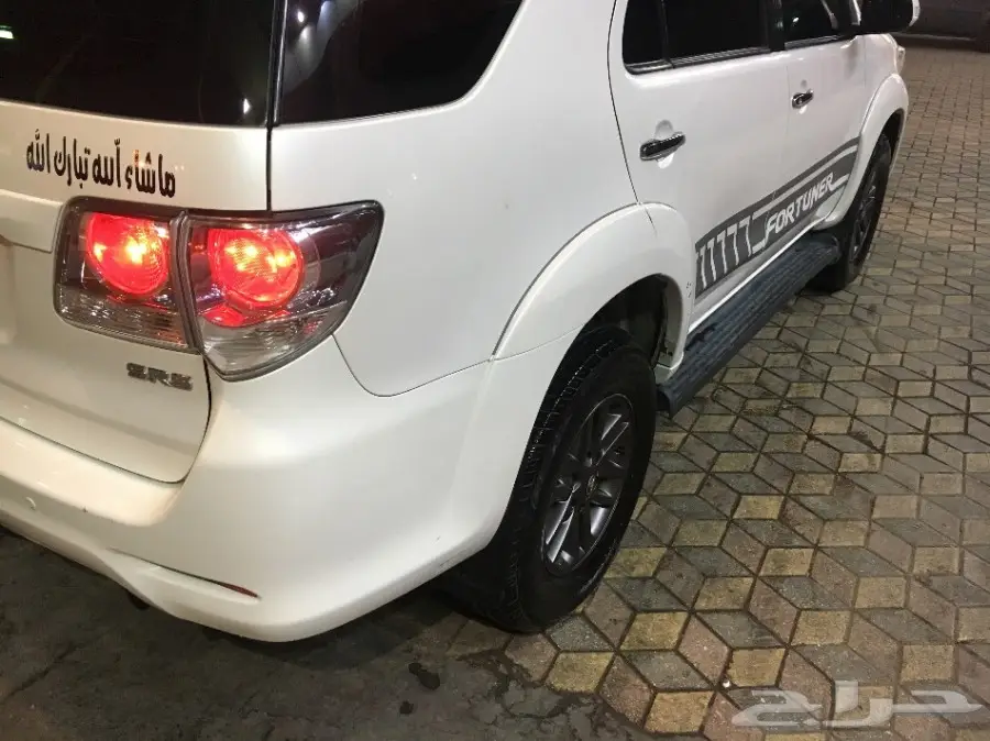 للبيع تويوتا فورتشنر دبل 4 سلندر موديل 2015 (image 2)