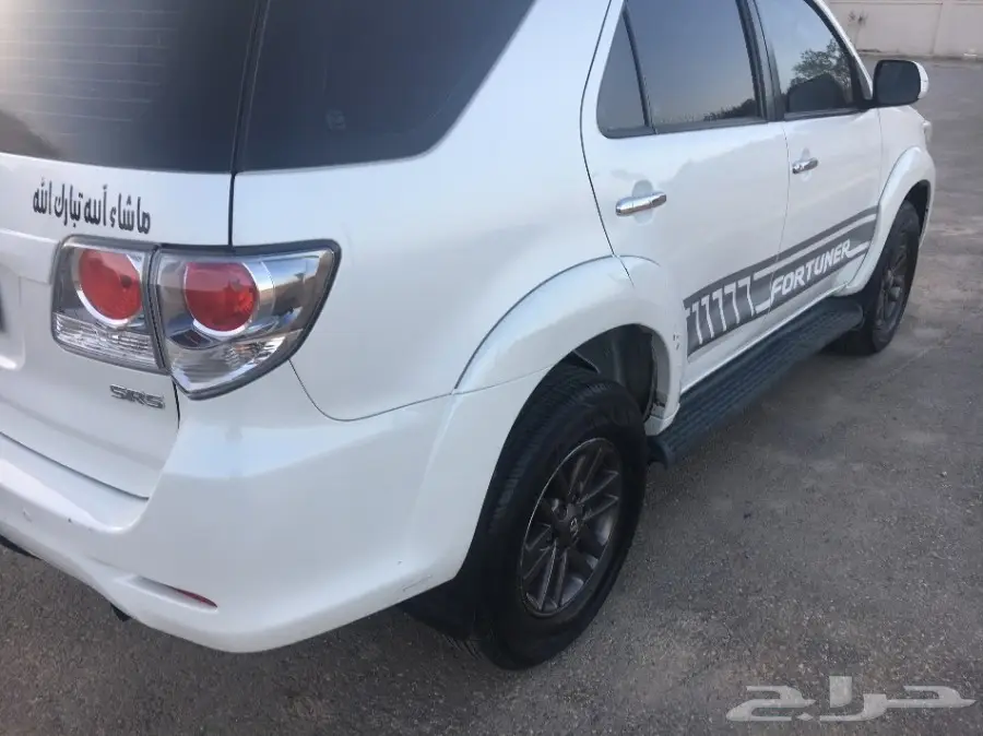 للبيع تويوتا فورتشنر دبل 4 سلندر موديل 2015 (image 13)