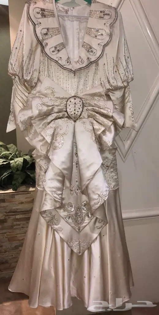 فساتين سهرة للبيع