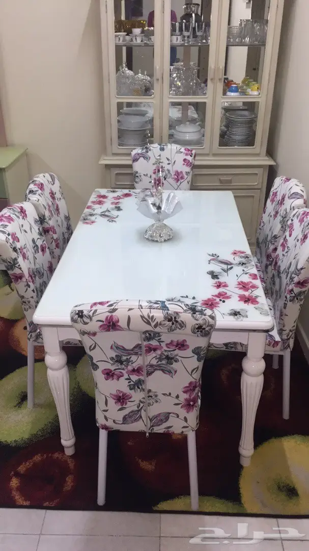 طاولة طعام 6 أشخاص