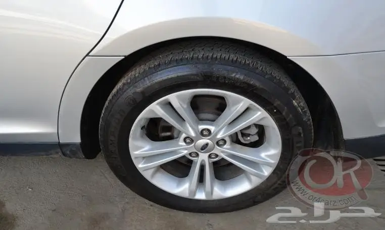 2015 SEL فورد tAURUS (image 1)