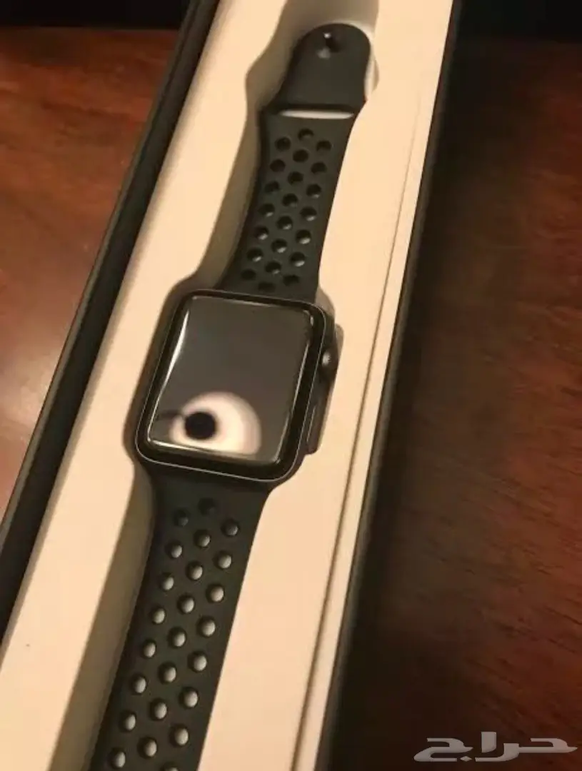 للبيع ساعة ابل الاصدار الثاني نايكي 42 مم