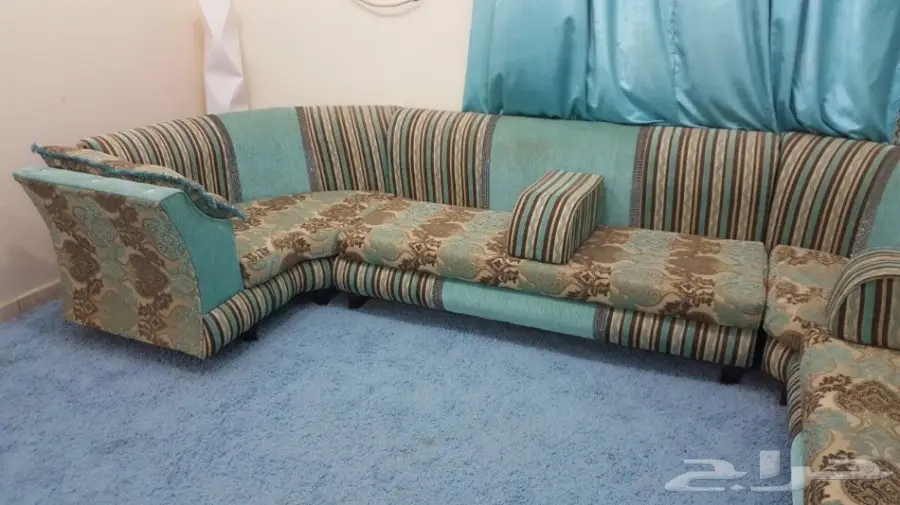 كنب ومكيف وغيرها للبيع المستعجل 