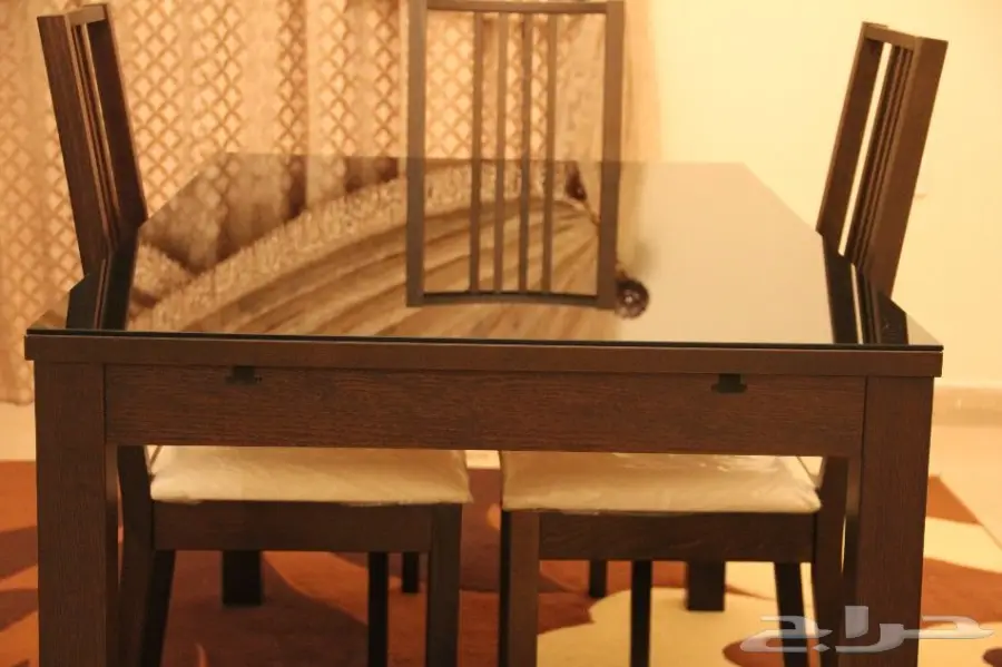 طاولة طعام و بوفيه إيكيا - غرفة نوم  (image 5)