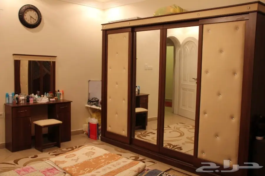 طاولة طعام و بوفيه إيكيا - غرفة نوم  (image 17)