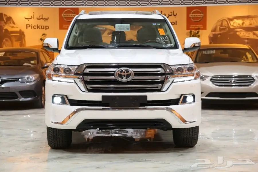 لاندكروزر GXR 3 موديل 2018 بسعر 225400 ريال (image 1)