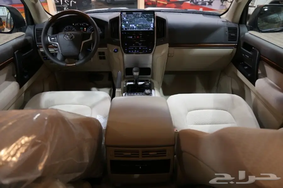 لاندكروزر GXR 3 موديل 2018 بسعر 225400 ريال (image 7)