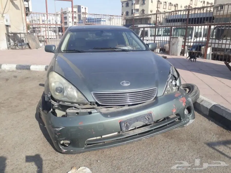 لكزس 2005 مصدومه