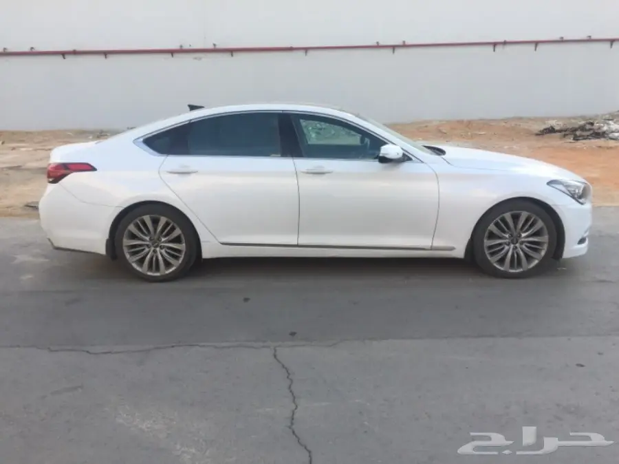 للبيع جينسس 2015 فل كامل 