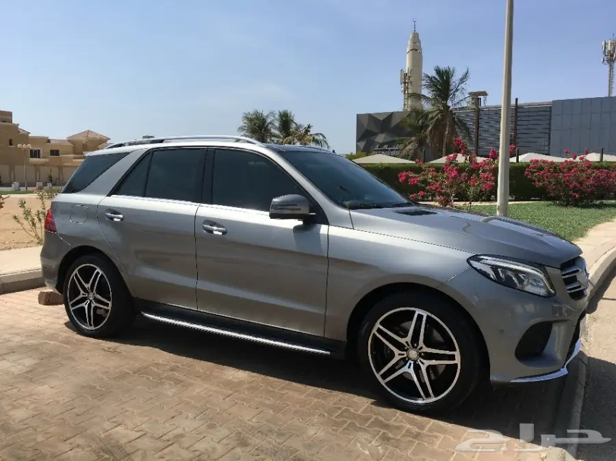 مرسيدس GLE 400 بحالة ممتازة (image 1)