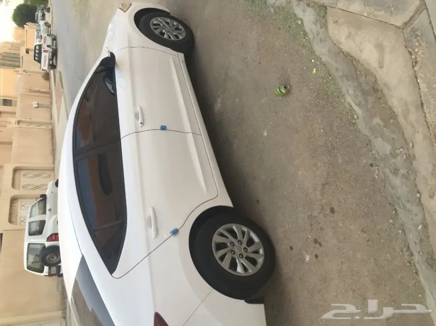 للبيع هونداي النترا 2017 ماشي 10 الف فقط ابيض