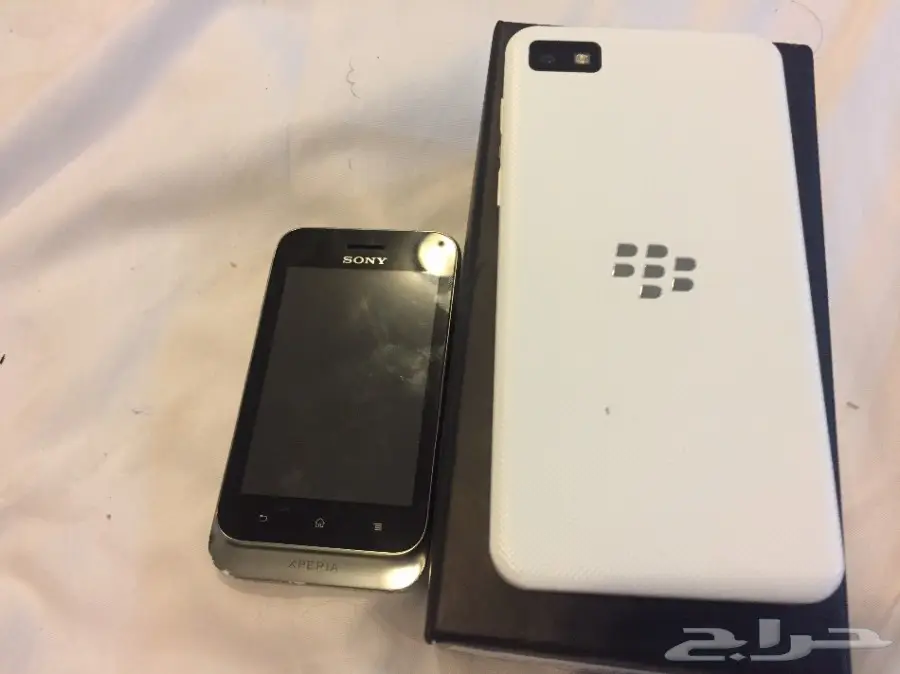 مزاد على جوال z10 وسوني اريكسون (image 1)