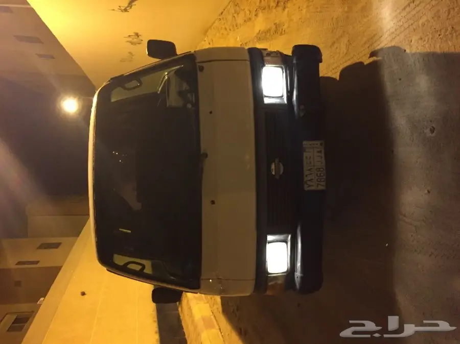 باص نيسان اورفان 