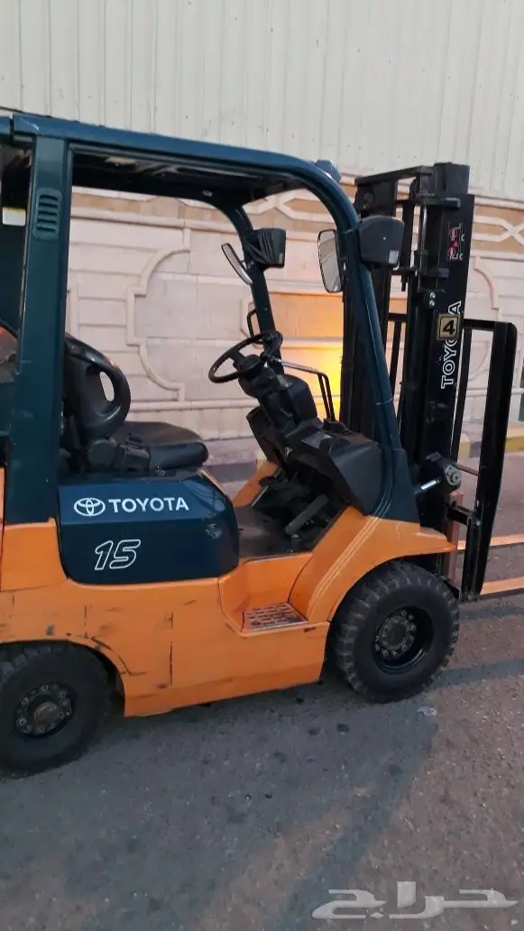 للبيع رافعة شوكية تويوتا موديل 2005  (image 6)
