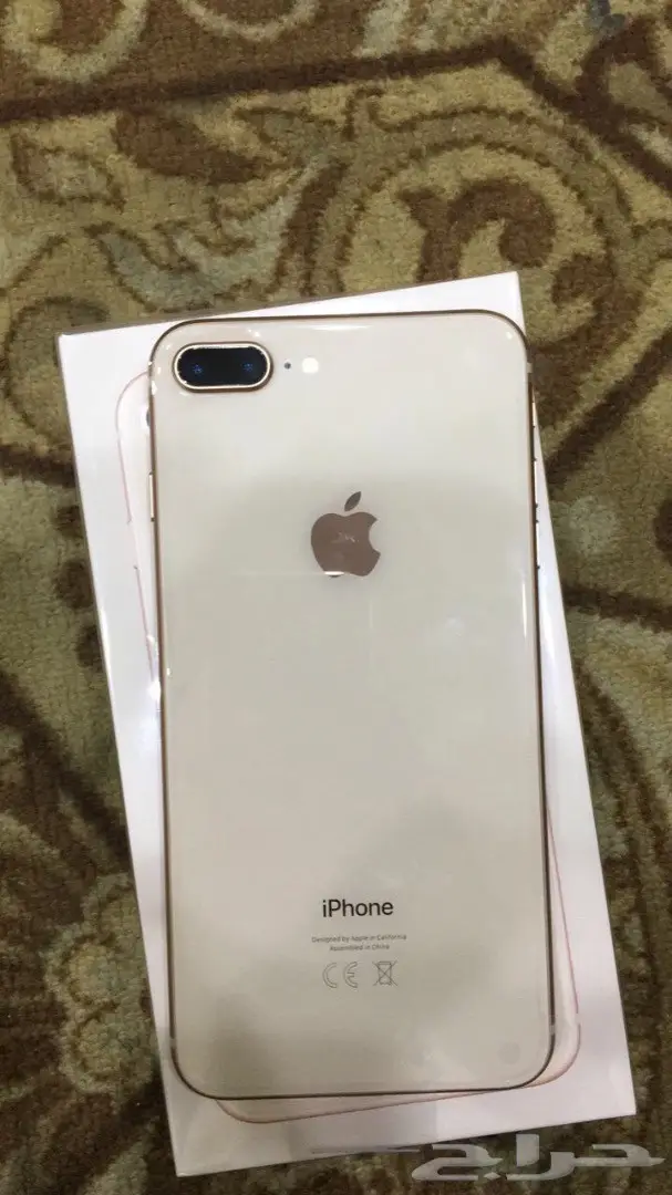 للبيع ايفون 8بلس ذهبي جديد 64قيقا