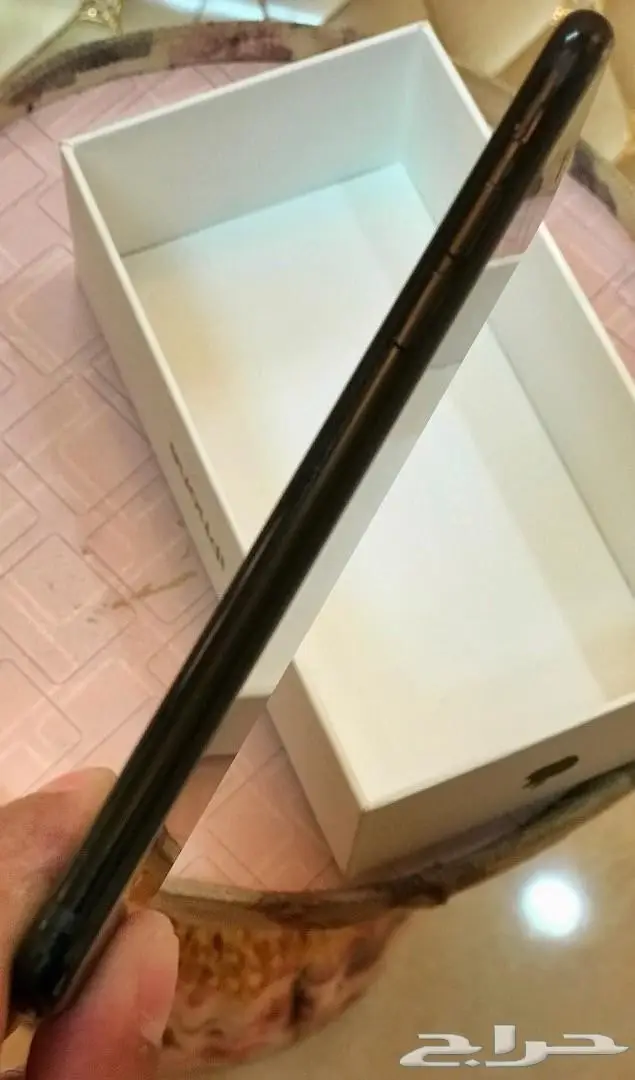 للبيع ايفون 7 اسود لماع 128 