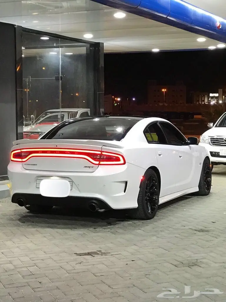 للبيع تشارجر 2015 srt  (image 1)