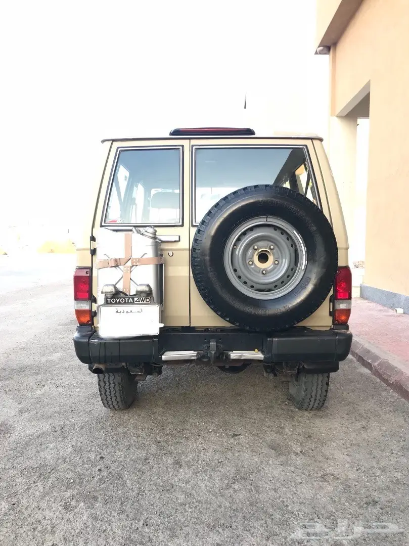 للبيع جيب ربع 2006خليجي (image 9)