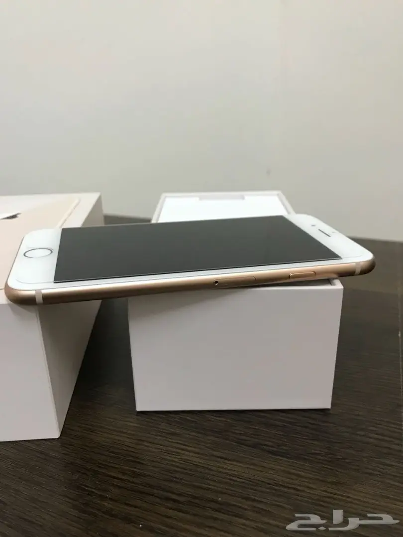 ايفون 8 ذهبي - كالجديد! ضمان سنتين (image 3)