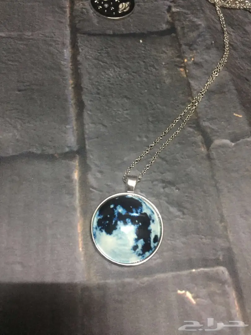 القمر المضيء