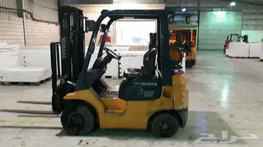 للبيع رافعة شوكية تويوتا موديل 2005  (image 2)