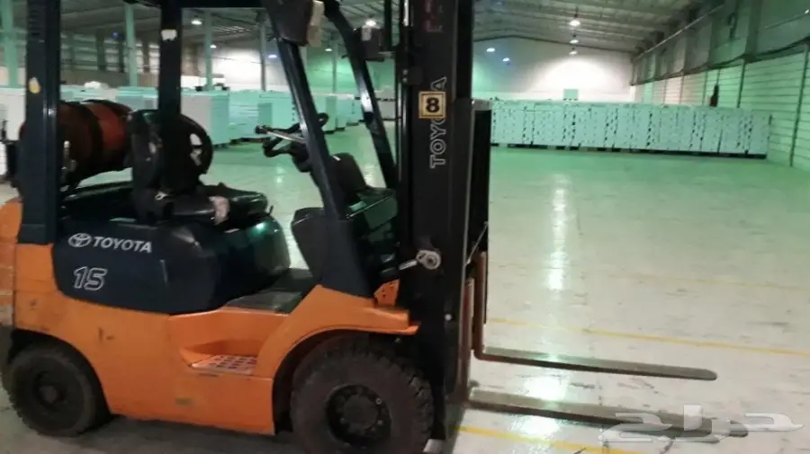 للبيع رافعة شوكية تويوتا موديل 2005  (image 3)