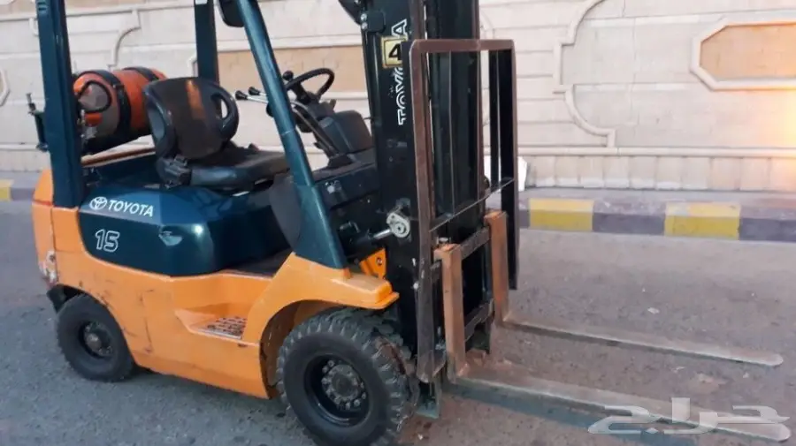 للبيع رافعة شوكية تويوتا موديل 2005  (image 7)