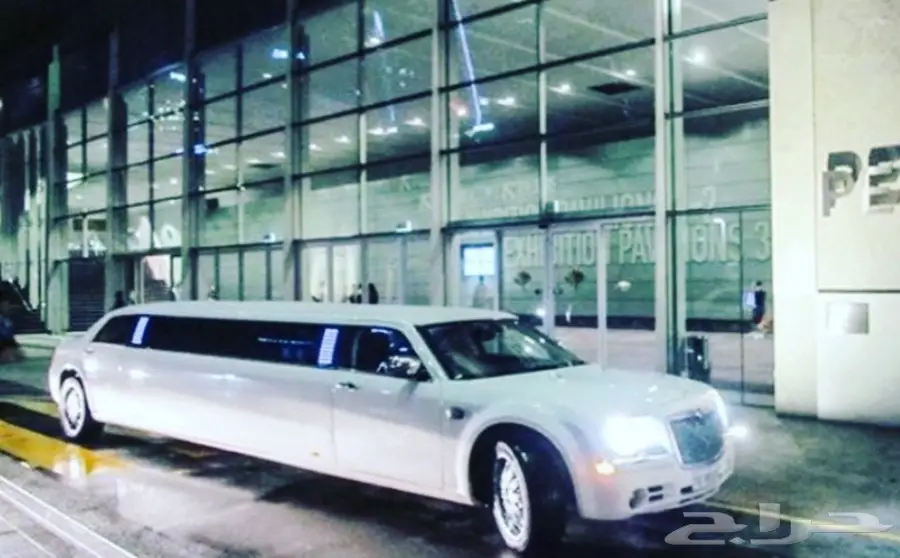 للبيع كرايسلر ليموزين ستريتش ابيض لولي جديد 
