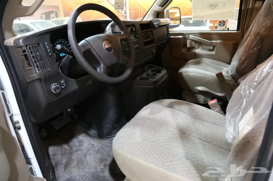 GMC فان سافانا موديل 2016 بسعر 101 الف  (image 7)