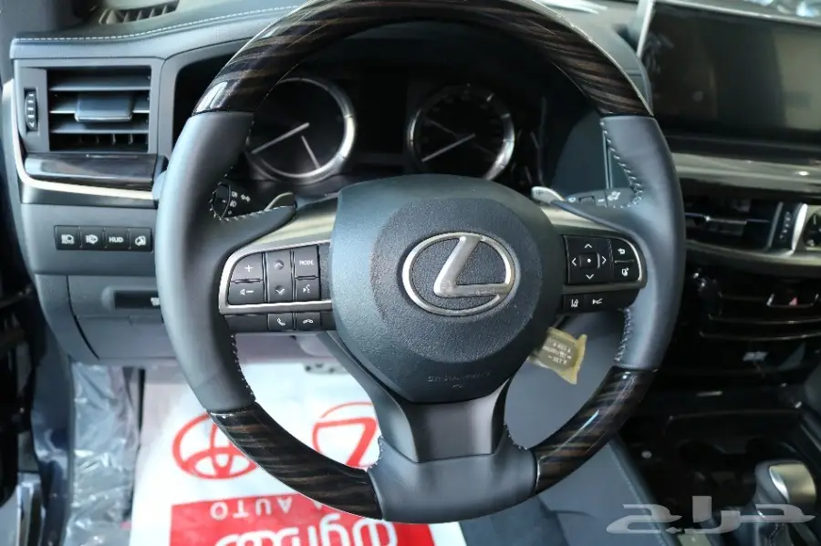 ليكزس ال اكس 570 SS موديل 2018 (image 7)