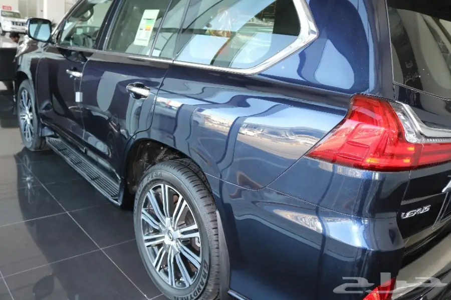 ليكزس ال اكس 570 SS موديل 2018 (image 14)