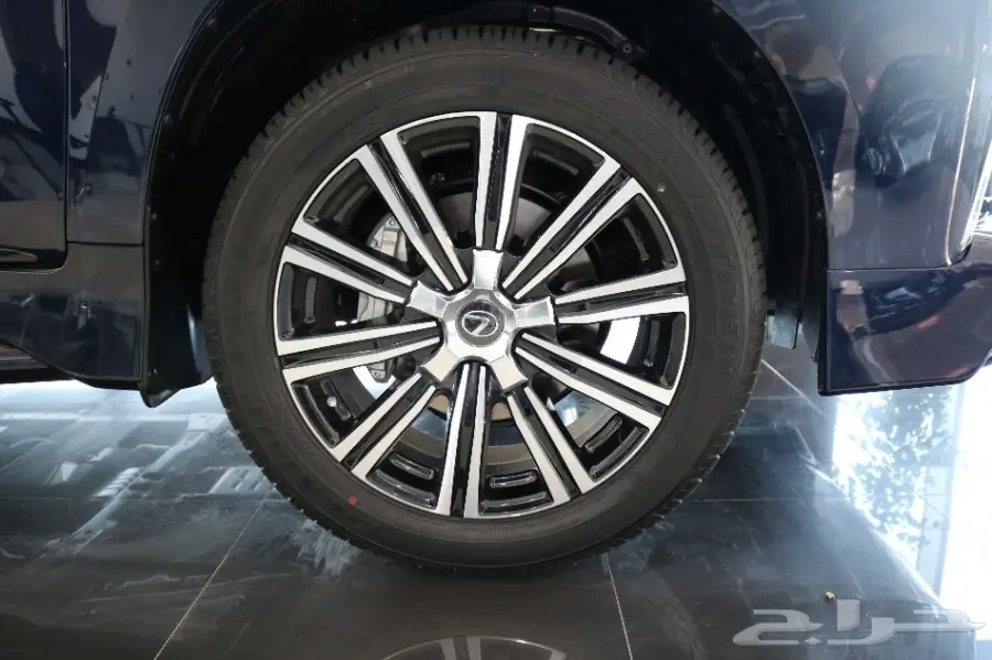 ليكزس ال اكس 570 SS موديل 2018 (image 20)