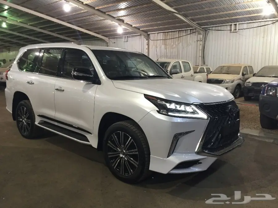 لكزس LX570 سعودي فل كامل 2018 لدى معرض عبد المجيد الخضر الرياض الشفاء (image 9)