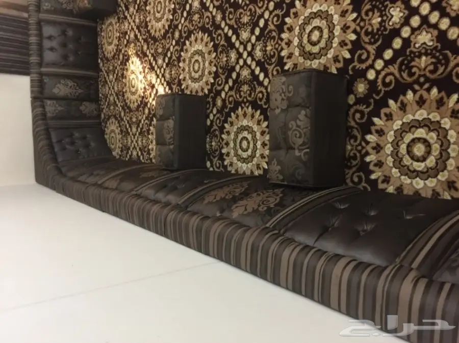 مجلس رجالي شبه جديد للبيع (image 1)