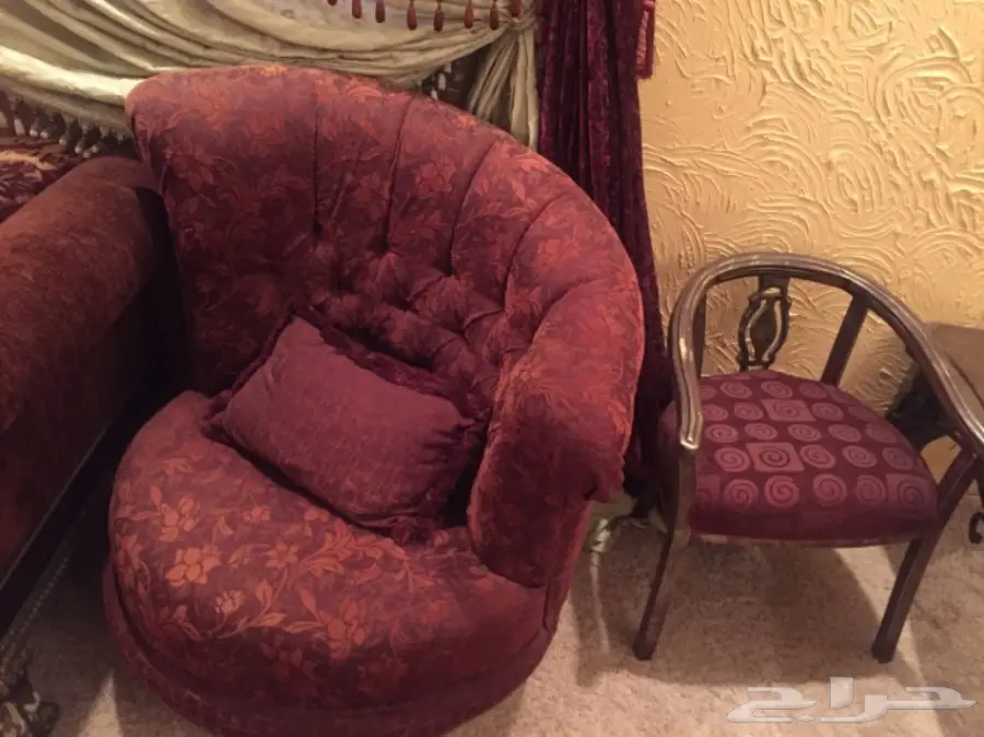 للبيع كنب نظيف مع الطاولات والستاره وابجورتين (image 1)